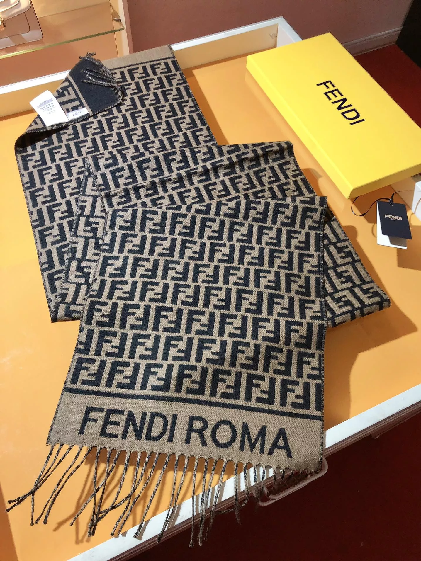 fendi echapres pour femme s_12b07a71